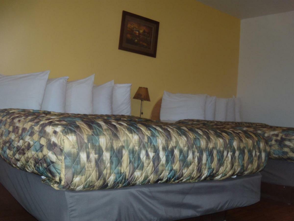 קרנוויל Corral Creek Lodge מראה חיצוני תמונה